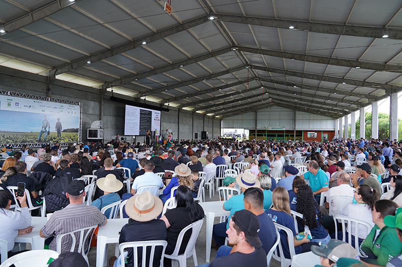 Grande público e palestra de Richard Rasmussen marcam o terceiro dia do Show Tecnológico Copercampos